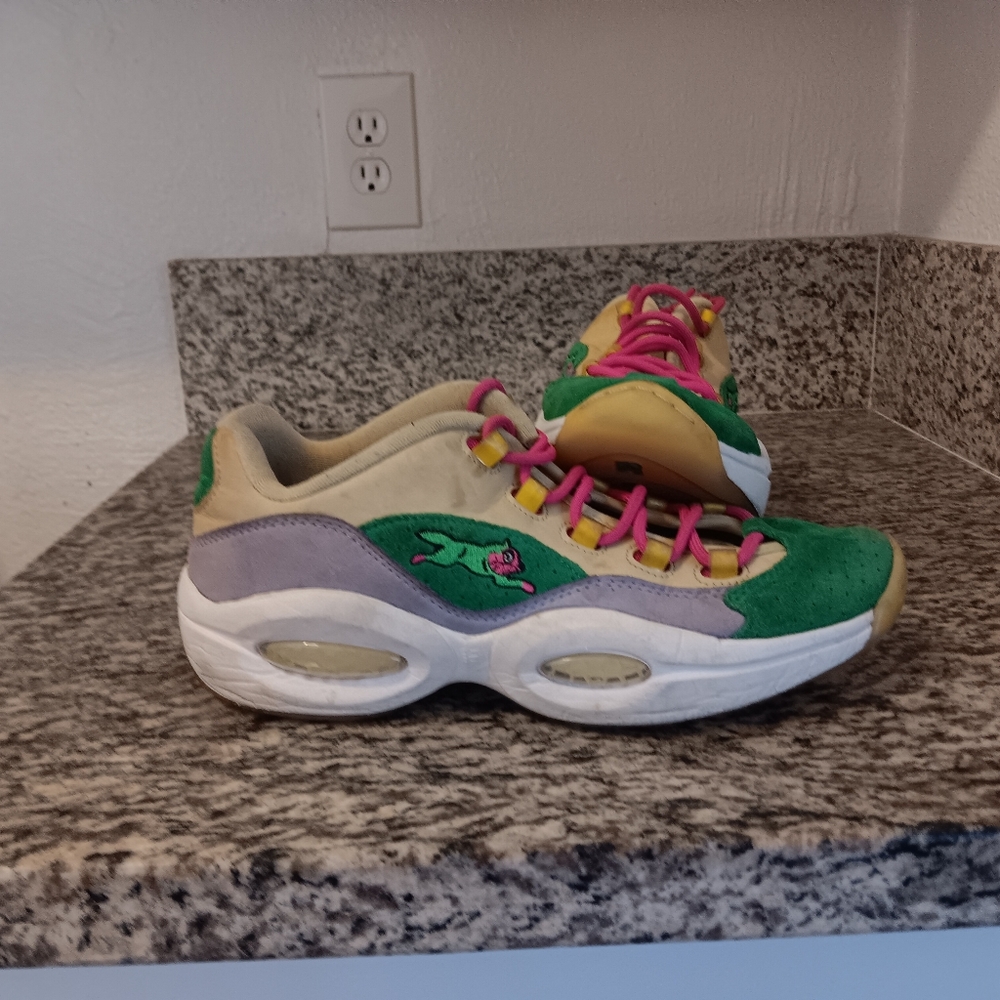 Reebok Question - Picture 2 of 4